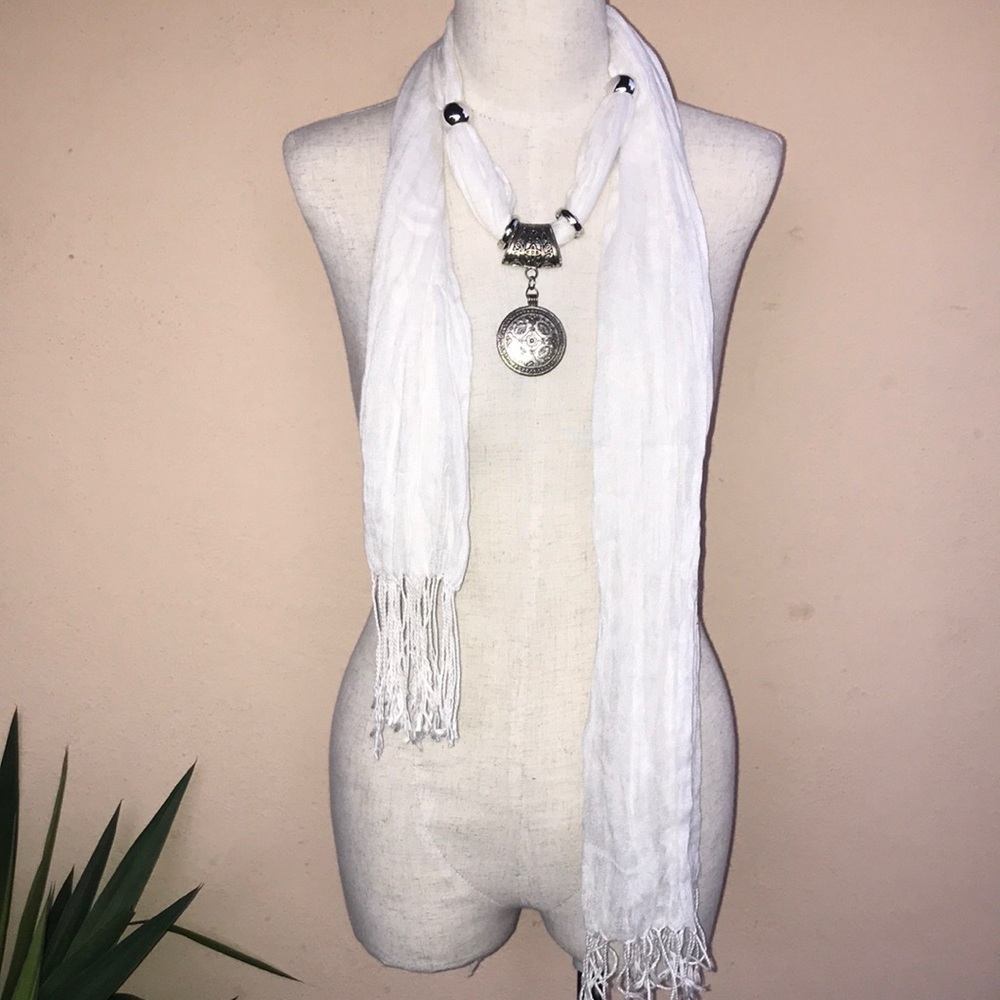 Jewelry scarf 🧣 !!